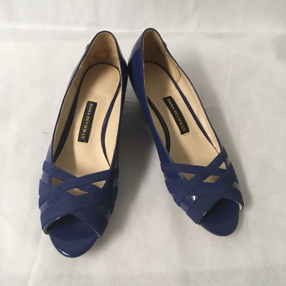 Dana Buchman Wedge Shoes Size 7.5 Medium